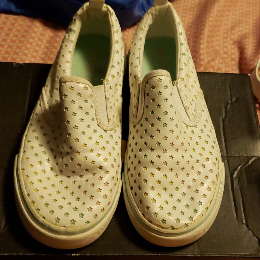 Girls sneakers